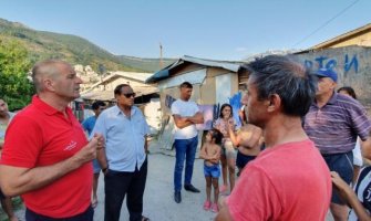 Donirali protivpožarne aparate mještanima naselja 7.jul  u Tivtu