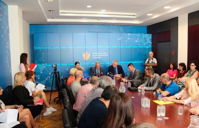 Potpisani ugovori sa 31 NVO za finansiranje projekata vrijedni 706 hiljada eura