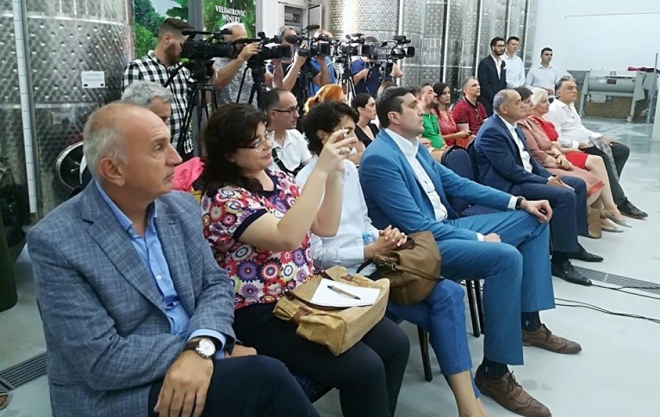 6737830924259871410015726829607404959694848n