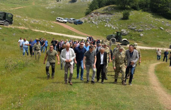  “Poboljšanjem puteva na Sinjajevini Vojska CG približiće ovu planinu građanima”