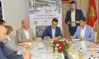 Potpisan ugovor o realizaciji projekta izgradnje trga i šetališta u Sutomoru