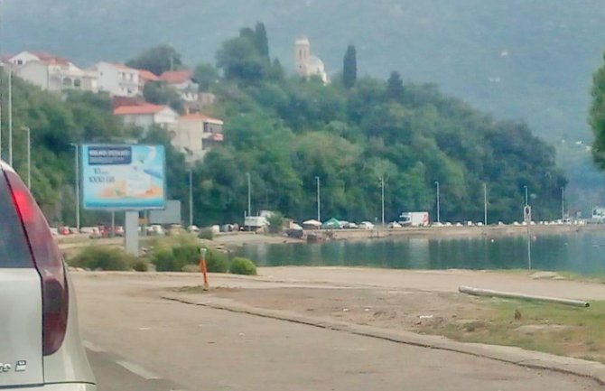 Kilometarske kolone: Pola sata od Bijele do trajektnog prelaza