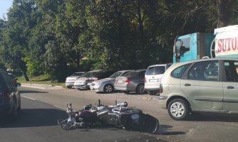 U udesu oboren motociklista