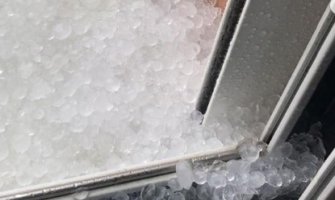 Nakon paklenih vrućina osvježenje u Podgorici: Kiša i grad veličine lješnika(FOTO)