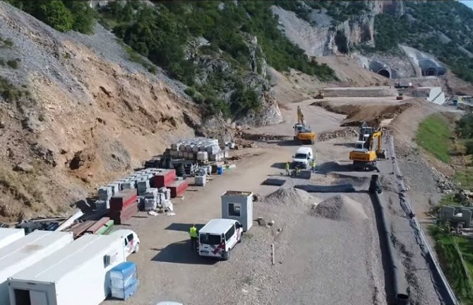 Pregledaju ponude za priključenje auto-puta na struju