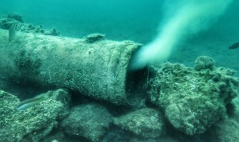 Hotel u Njivicama ispušta fekalije u more?(VIDEO)