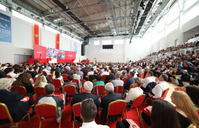 Demokrate: U posljednje dvije decenije iz Crne Gore odselilo oko 150.000 građana