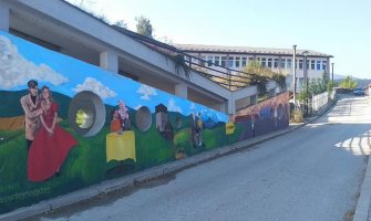 Mladi Rožajci muralom skrenuli pažnju na iseljavanje