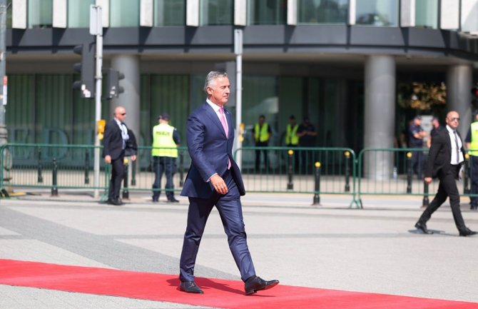 Moskovski Komersant: Izjava Đukanovića svojevrstan trenutak istine