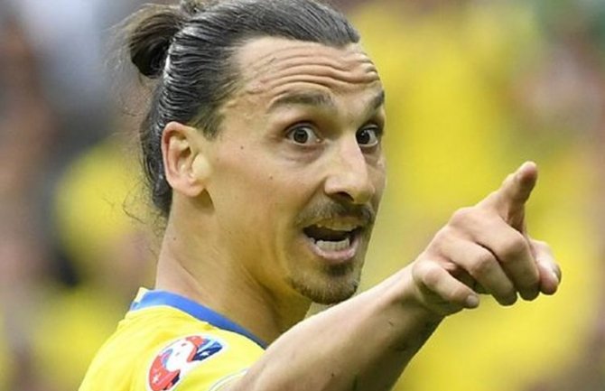 Navijač pokušao da se napravi pametan, Ibrahimović mu odgovorio u svom stilu (VIDEO)