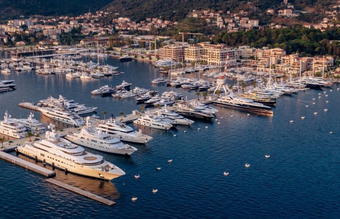 Meljičenkova jahta uplovila u Porto Montenegro (VIDEO)