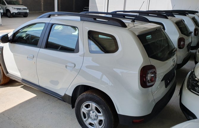 Pet novih terenskih vozila za opštine na sjeveru