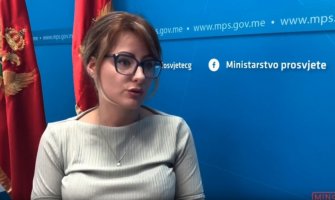 U Crnoj Gori postoji 12 dvojezičnih odjeljenja u osnovnim školama