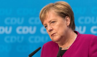 Merkel protiv ukidanja zabrane prodaje oružja SA