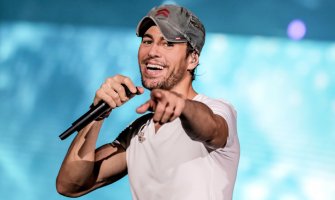 Enrike Iglesias objavio video gdje pleše i pjeva sa svojom ćerkicom, fanovima rastopio srca (VIDEO)