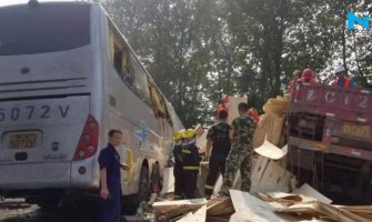 Težak sudar autobusa i kamiona: 36 mrtvih, devet teško povrijeđeno(VIDEO)