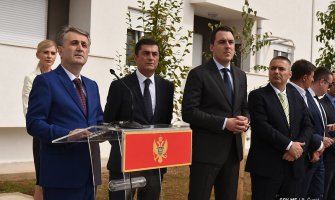 300 pripadnika službi bezbjednosti riješilo stambeno pitanje; Nuhodžić:  Ispunjavamo data obećanja