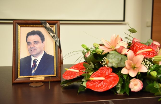 Komemorativna sjednica povodom smrti bivšeg predsjednika Opštine: Tivat će pamtiti Zorana Radovića