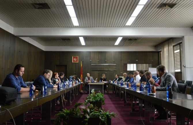 Savjet mladih DPS CG: Jednoglasna podrška Milu Đukanoviću