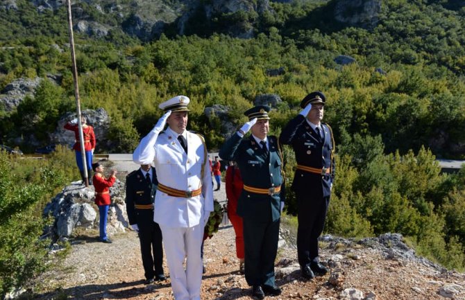 Pukovnik Brajković sa delegacijom VCG položio vijenac na spomenik na Tuđemilima