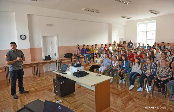 Osnovci učili o prevenciji, smanjenju rizika i zaštiti od katastrofe