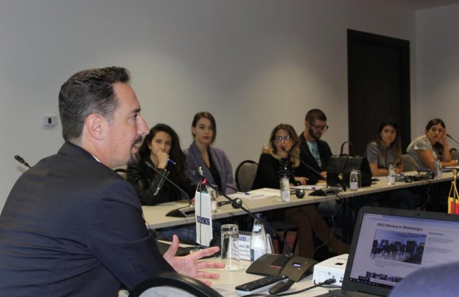 Misija OEBS-a u Crnoj Gori organizovala obuku o istraživačkom novinarstvu