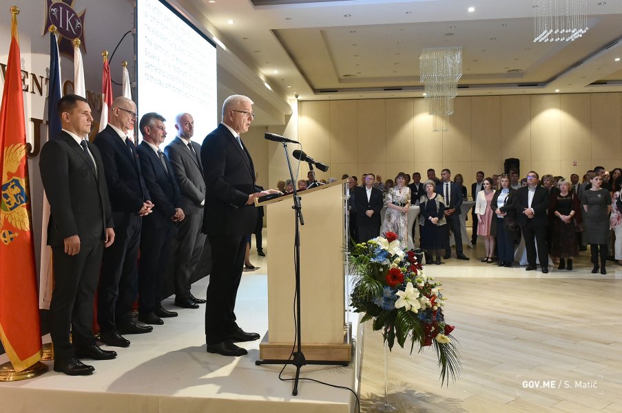 48917899316e2359143f2o