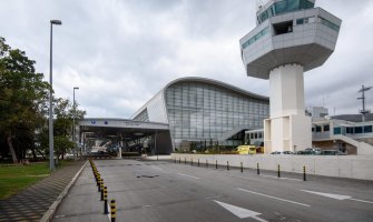 Dubrovnik: Pljačka na aerodromu, ukrali torbu sa 90.000 eura i pobjegli na motoru