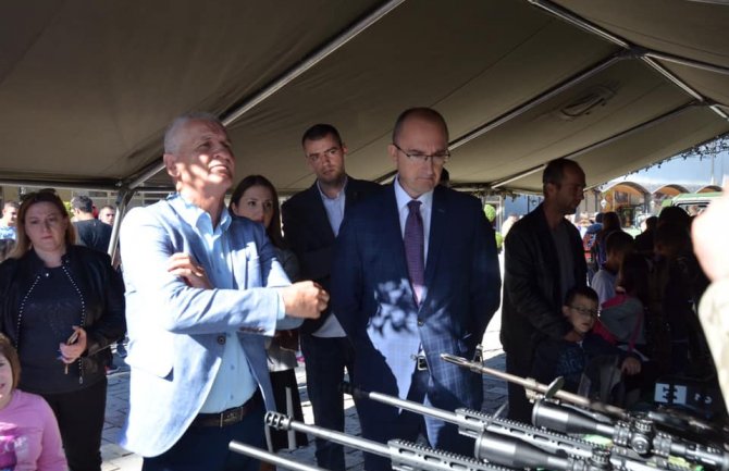 Vojska narodna institucija kojoj je mjesto u narodu i sa narodom