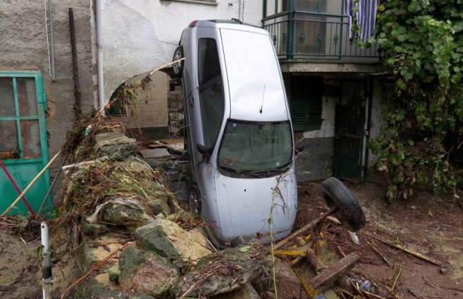 Nevrijeme u Italiji: Jedna osoba stradala, hiljadu evakuisanih(FOTO)