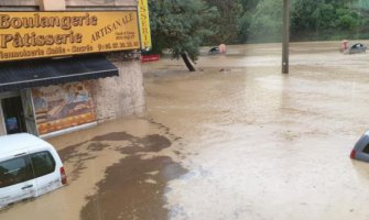 Jug Francuske pogodile oluje i poplave, stradale tri osobe(VIDEO)