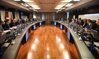 Zapošljavanje u državnim i javnim organima samo uz saglasnost Užeg kabineta Vlade