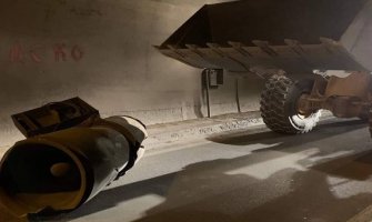 Ventilator u tunelu Vrmac oborio kamion koji je prevozio bager