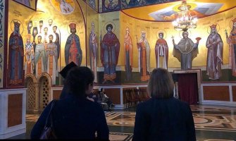 Ambasadorka SAD posjetila Saborni hram Hristovog Vaskrsenja i razgovarala sa Amfilohijem