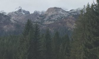 Vrhovi Durmitora jutros osvanuli bijeli (FOTO)