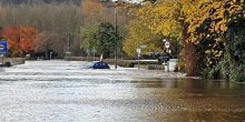 Nevrijeme zahvatilo Englesku: U poplavama stradala žena(VIDEO)