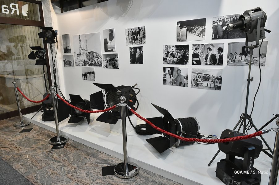 4904948188825b4f8660ao