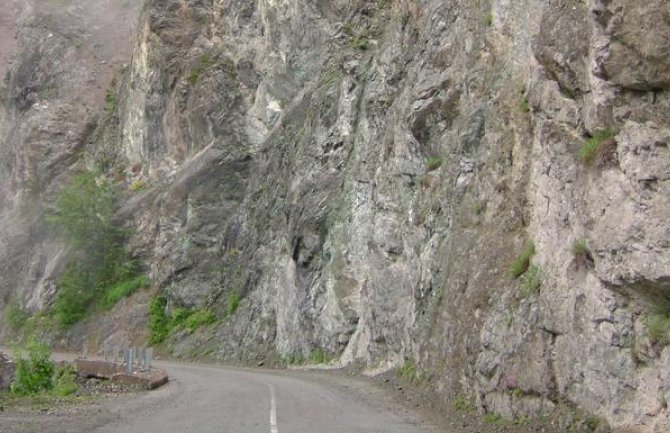 Saobraćaj na putu Mojkovac - Đurđevića Tara i dalje obustavljen