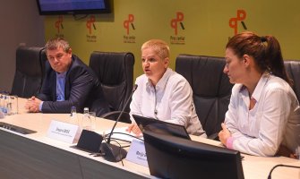 Pet OSI izradilo više od 700 komada komada jednostavnih ukrasnih predmeta i nakita