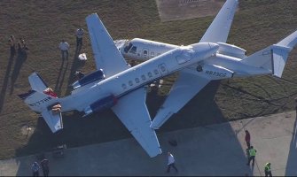 Teksas: Sudar dva aviona na aerodromu, strahuje se zbog mogućeg curenja goriva