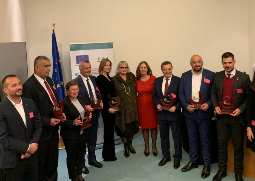 0020a73d5b3c531bb948c9b00a9409faa4e58ceb2811df5a6c576dd200a372abf577fc8a48bd4