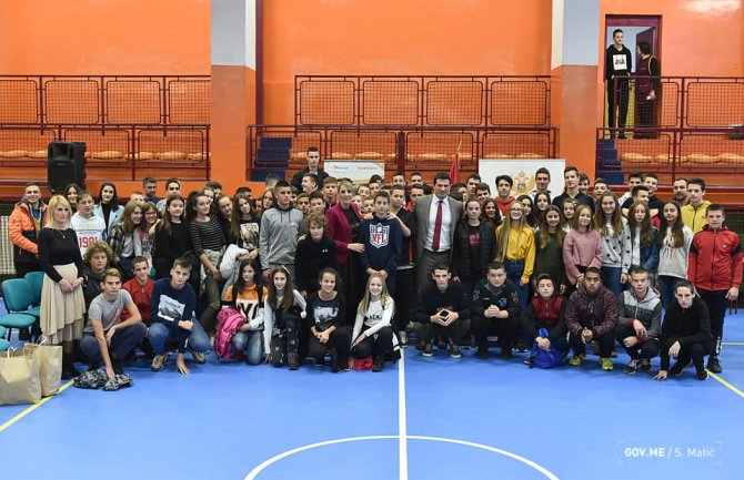 Ministar uručio nagrade najboljima u školskom sportu