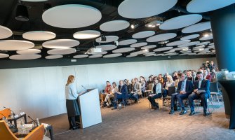 Digitalizacijom usluga, državna i lokalna administracija jačaju efikasnost svog poslovanja i smanjuju troškove