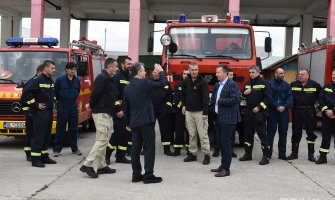 Spasilački tim CG krenuo u Albaniju,Nuhodžić: Ispunjavamo ljudsku dužnost