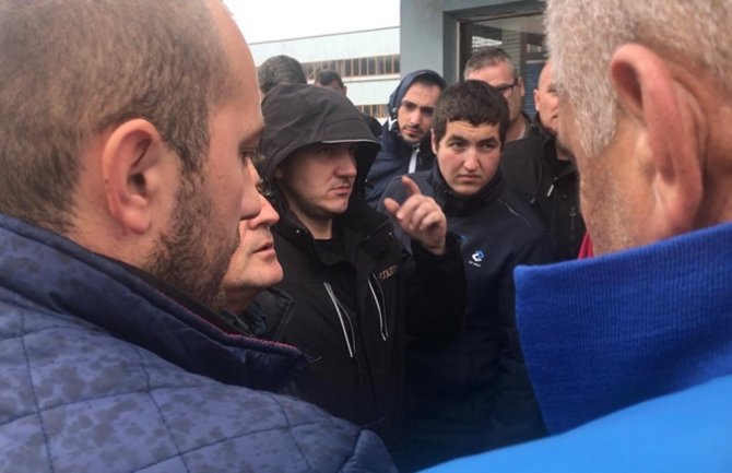 Štrajkovali zbog kašnjenja zarada pa dobili otkaz