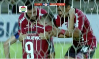 Emotivan povratak na teren nakon smrti supruge: Spasojević dao gol, stadion u suzama(VIDEO)