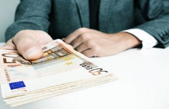 Prosječna oktobarska plata 517 eura 