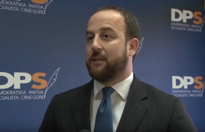 Nikolić: Sjutrašnji Kongres potvrda političke dominacije i superiornosti 