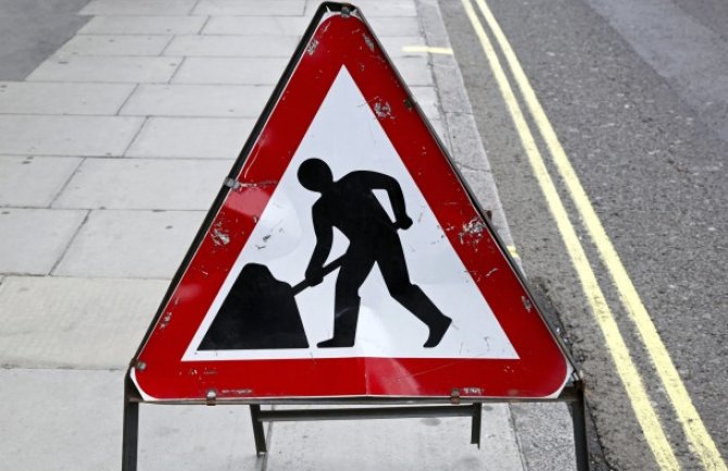 Na putu Mojkovac – Đurđevića Tara u toku postavljanje žičanog pletiva