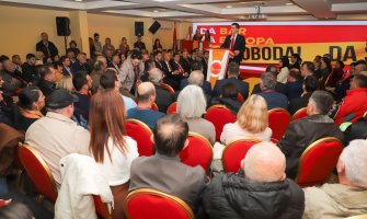 Bečić u Baru: Hajde da spasimo ovu zemlju